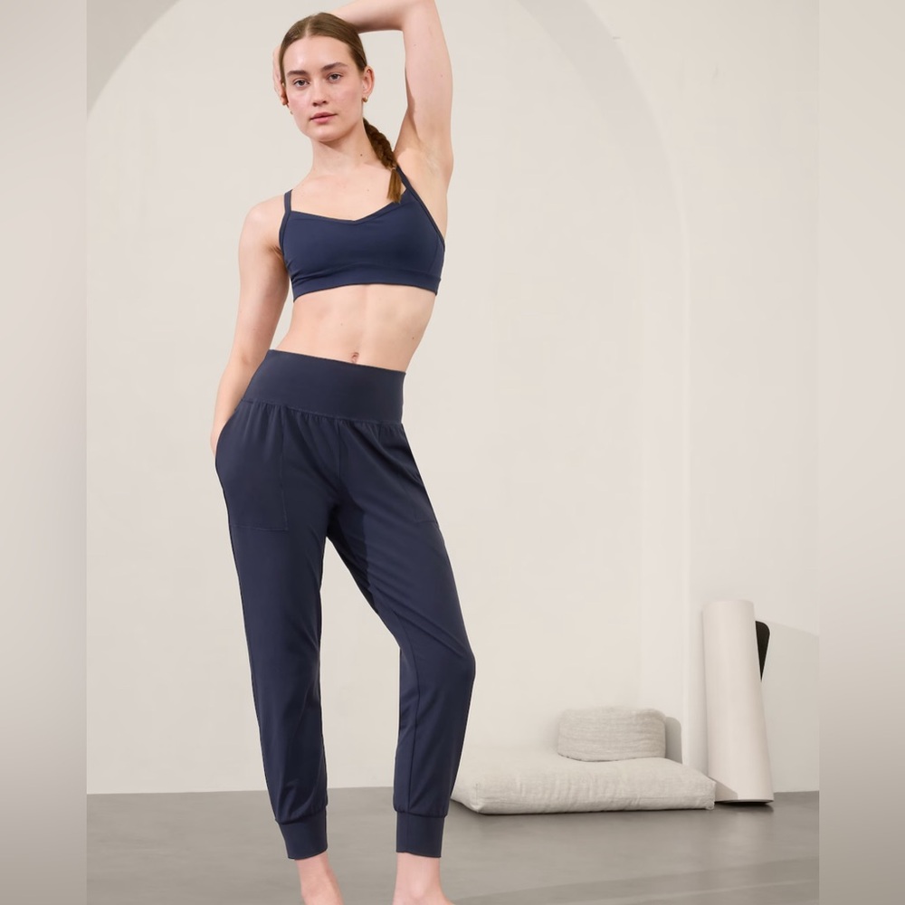 Athleta salutation jogger